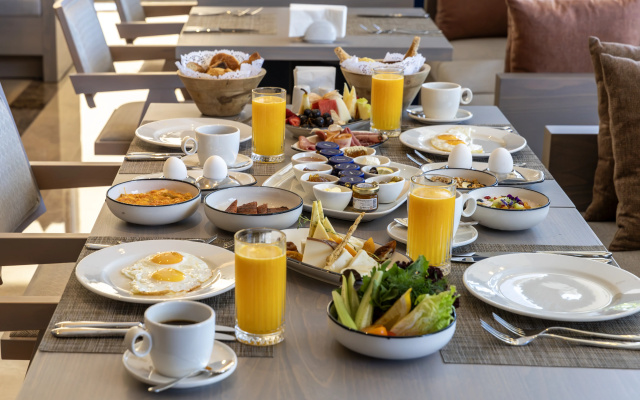 Отель Delta Hotels by Marriott Antalya Lara