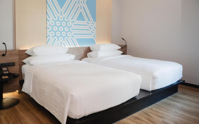 Отель RakYim Siam Sukhumvit 15