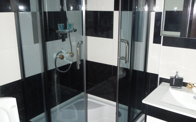 Standard Double room with view (full double bed) · Hotel Rondo — photo 5