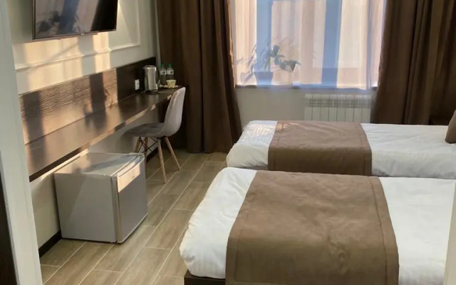 Отель Holiday