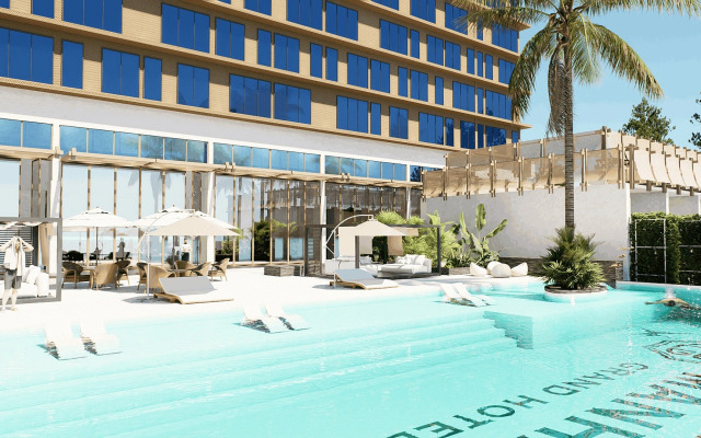 Manhattan Grand Hotel