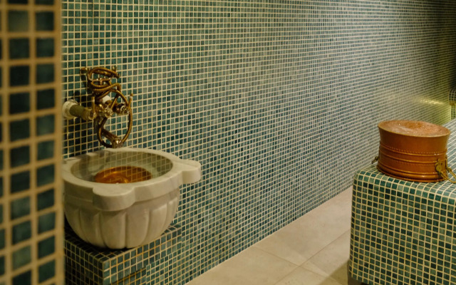 Bathroom · Batumi — photo 31