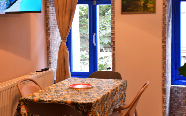 Guest rooms · Tbilisi — photo 23