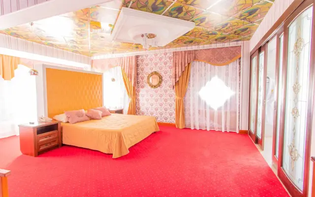 Отель Поларис