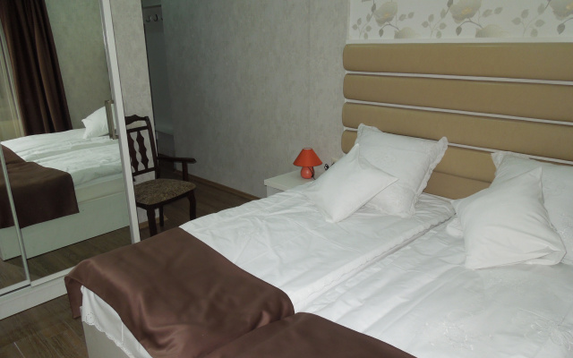 Guest rooms · Tbilisi — photo 8