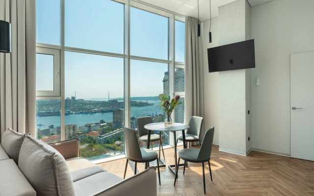 Апартаменты Двухкомнатный пентхаус с ванной и видом на бухту и мосты by Panorama Suites Group