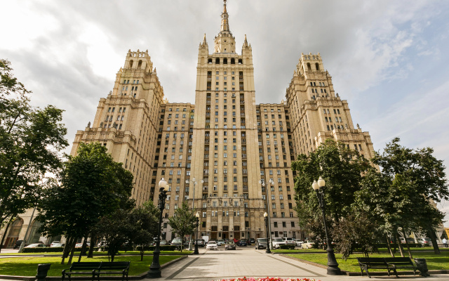 Квартира GM Apartments на 16 этаже Сталинской высотки