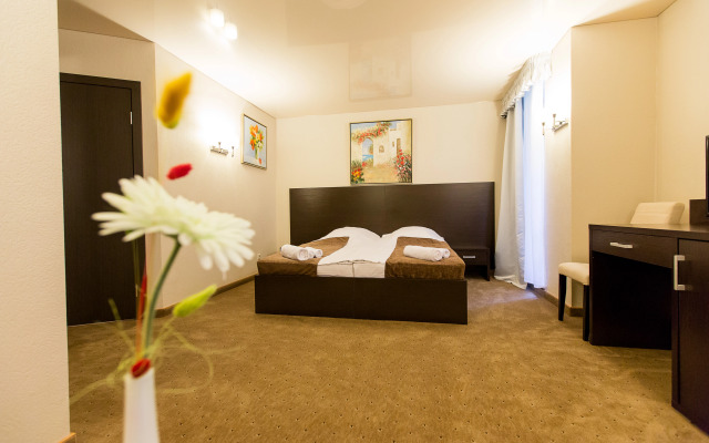 Отель Лафер Ренессанс Hotel & SPA