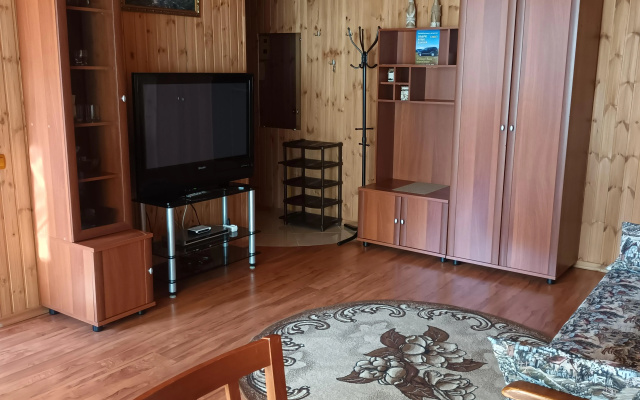 Квартира Трёхкомнатная на Линейной 31