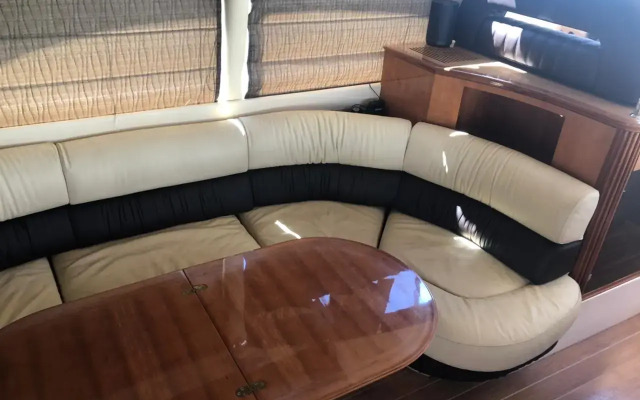 AZIMUT Yacht Hotel