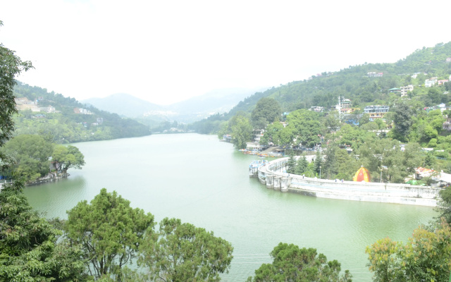 Гостевой Дом Lake Retreat Bhimtal