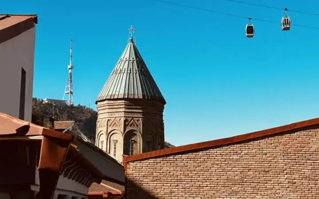 Hotel exterior · Tbilisi — photo 1