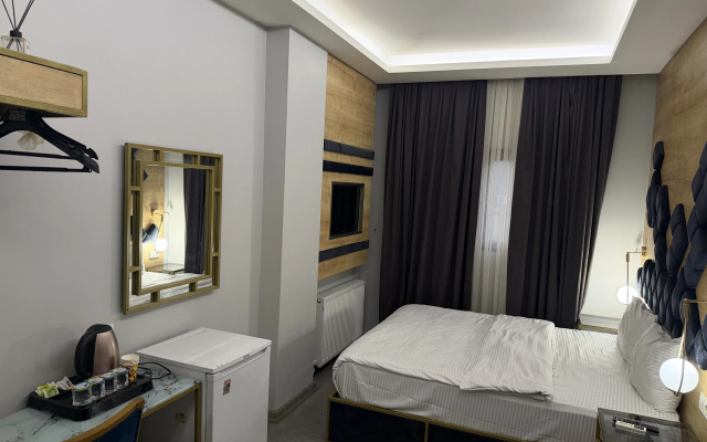 Lily Airport Otel