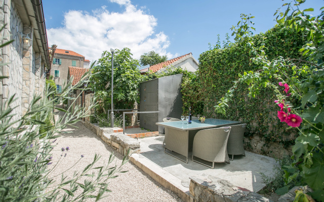 Отель Garden Hotel
