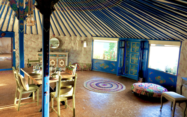 Глэмпинг Nirvana Yurts