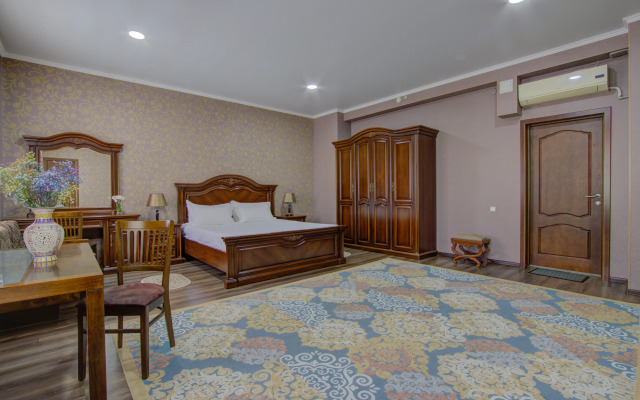 Отель Shah Palace