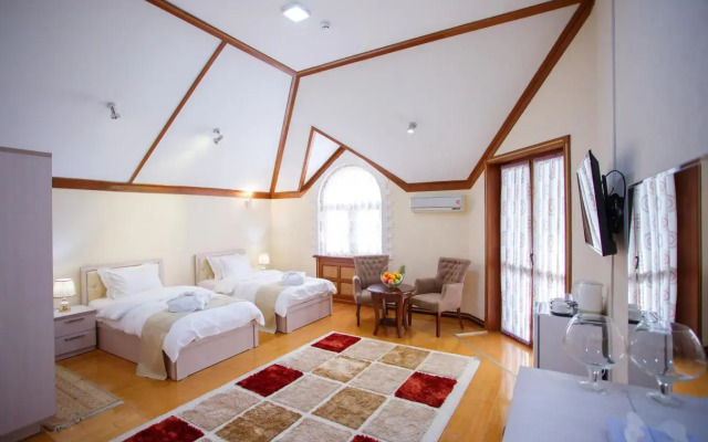 Izumrud Hotel