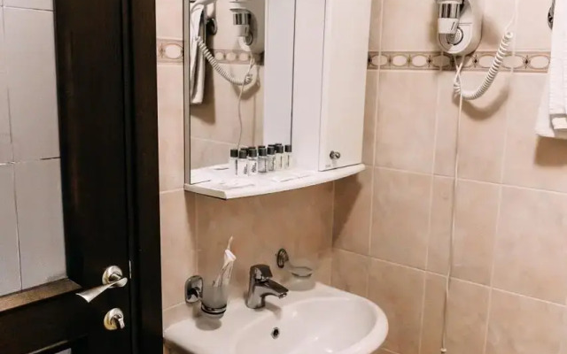 Отель Грасс Парк