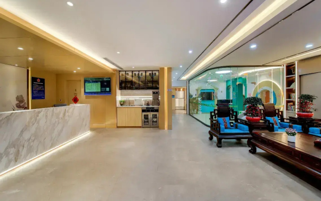 Отель Lavande Beijing Guomao Sihui Subway Station