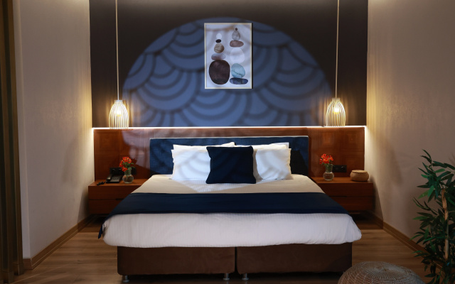 Revia Square Hotel