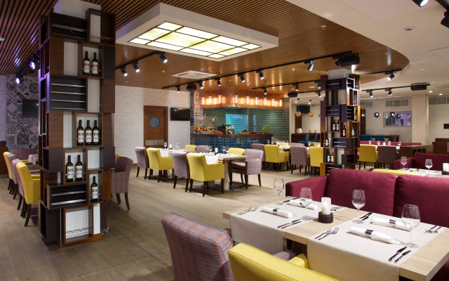 Parklane Resort and Spa