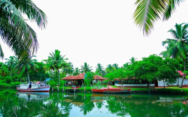 Отель Ayurrathna Coir village lake