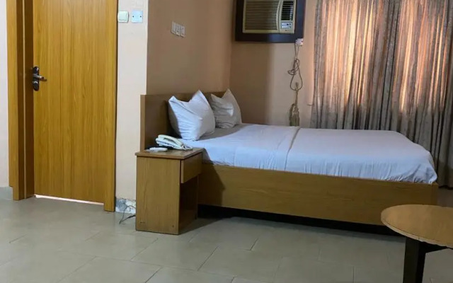 Отель Citilodge Hotel & Conference Centre