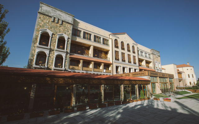 Caucasus Hotel in Yerevan, Armenia from 89$, photos, reviews - zenhotels.com hotel front