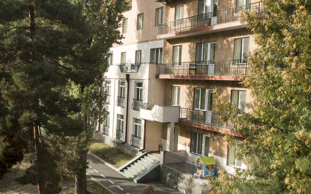 Гостиница Park Resort Aghveran вид на фасад