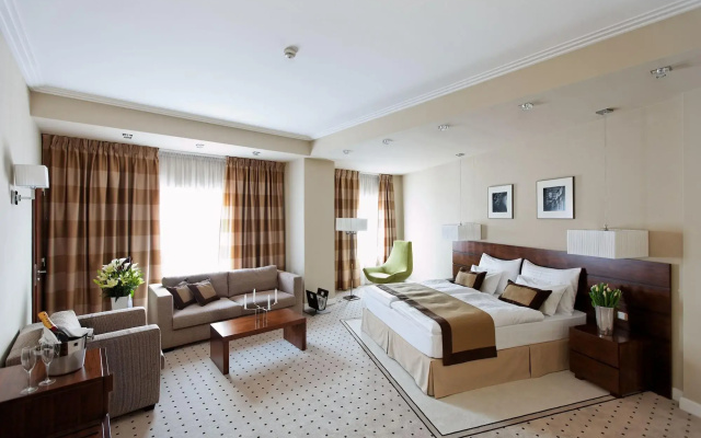 Capital Plaza Hotel