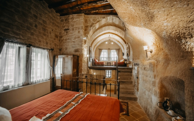 Отель Dere Suites