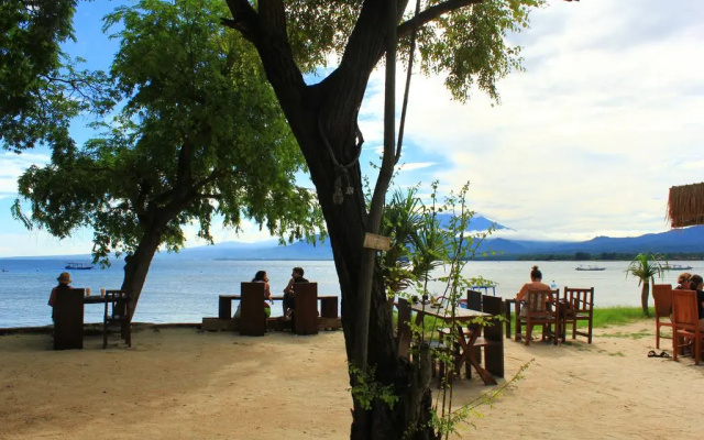 Отель Kaluku Gili Resort