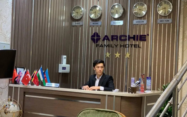 Отель Archie Family