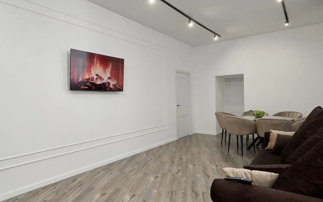 Квартира Mооn hоuse четырехкомнатная 123 м²