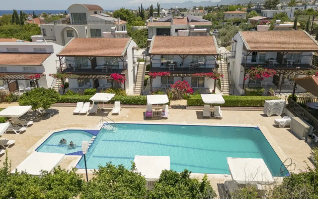 Citrus Tree Gardens Hotel