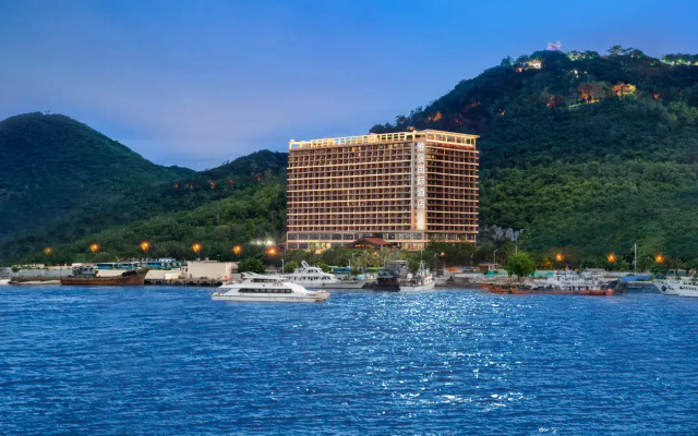 Отель Grand Metropark Bay Sanya