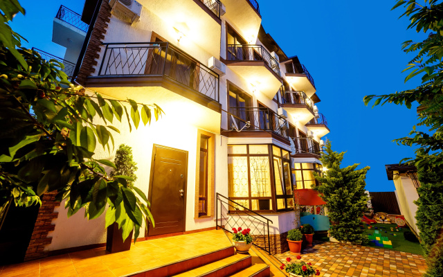 Меблированные комнаты Villa Village (Вилла в деревне Кабардинка)