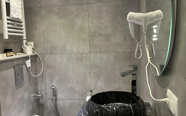 Superior Double room (full double bed) · Mit Tbilisi Hotel — photo 5