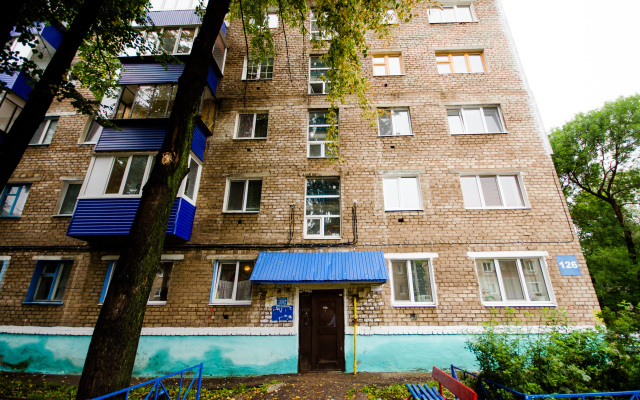 Гостиница Квартирный Вопрос на Худайбердина 126 в Стерлитамаке отзывы, цены и фото номеров - забронировать гостиницу Квартирный Вопрос на Худайбердина 126 онлайн Стерлитамак вид на фасад