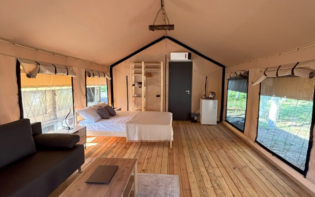Курортный отель Hotsglamping