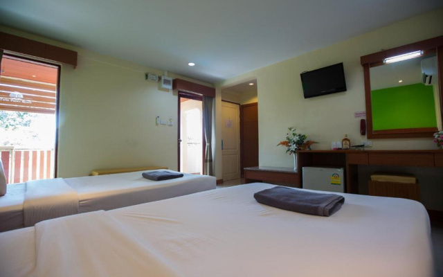 Курортный отель Twin Palms Resort