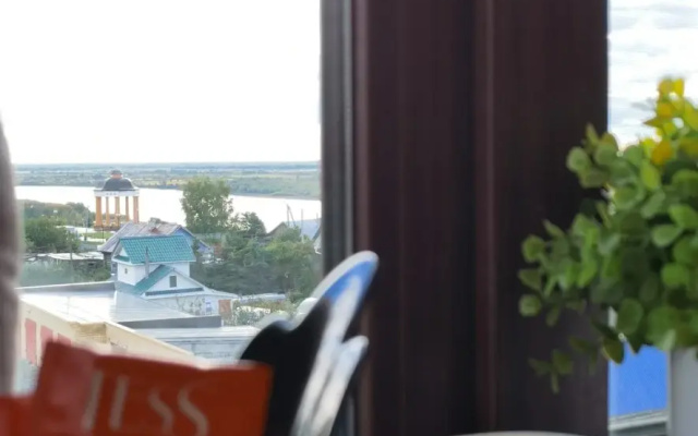 Квартира с Видом на Иртыш и Соборную Колокольню
