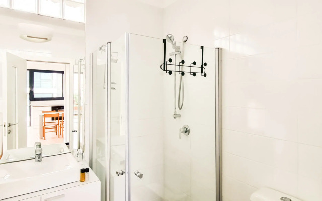 Апартаменты Ophrys 1BR Tel Aviv Kerem Kalisher