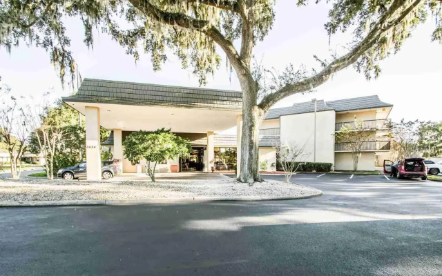 Отель Equus Inn Ocala