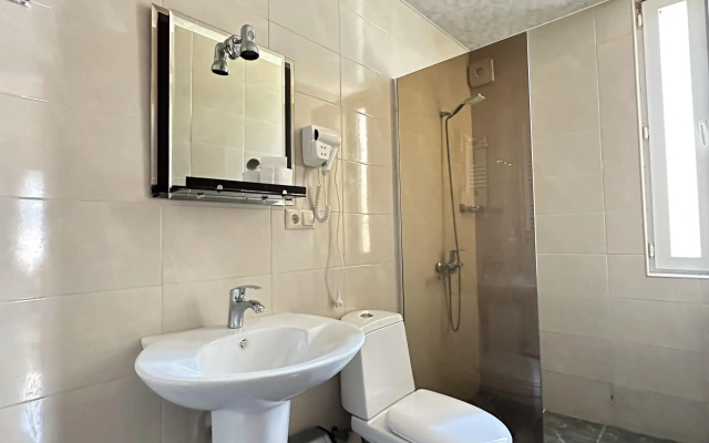 Standard Double room (full double bed) · Hotel Piano — photo 5