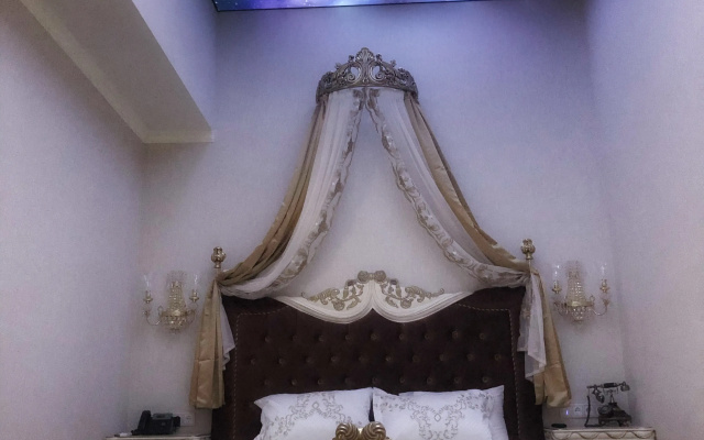 Monarsh Hotel
