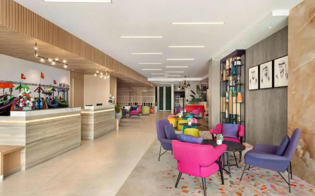 Отель La Quinta by Wyndham Dubai Jumeirah