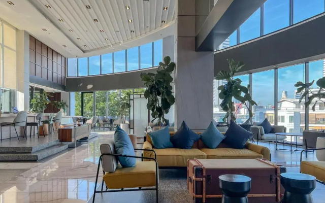 Отель Amanta Hotel & Residence Sathorn