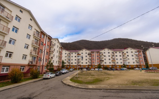 Гостиница More Apartments на Эстонской 37/9 в Красной Поляне отзывы, цены и фото номеров - забронировать гостиницу More Apartments на Эстонской 37/9 онлайн Красная Поляна вид на фасад