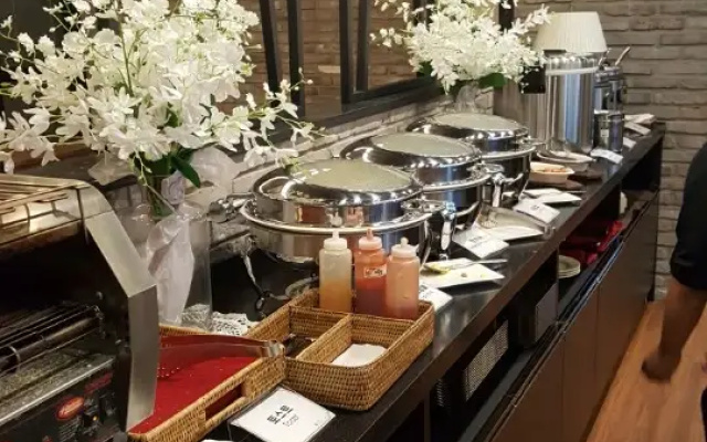 Отель Vella Suite Suwon